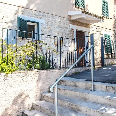 S145 - Sirolo, Nuovissimo Trilocale In Centro Con Piccola Corte 锡罗洛