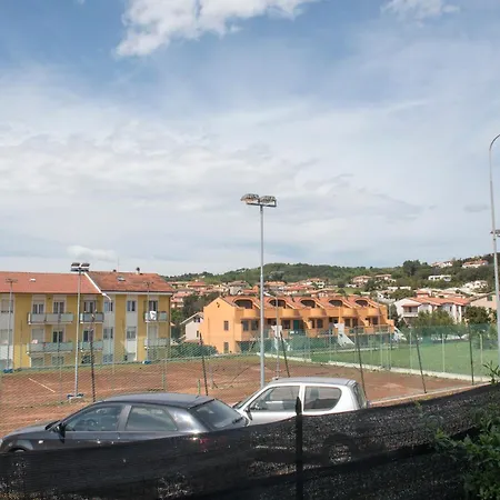 S145 - Sirolo, Nuovissimo Trilocale In Centro Con Piccola Corte * سيرولو